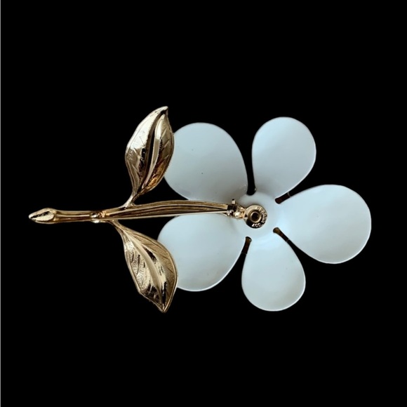 Vintage 60s Sarah Coventry White Enamel Daisy Brooch - Picture 6 of 8